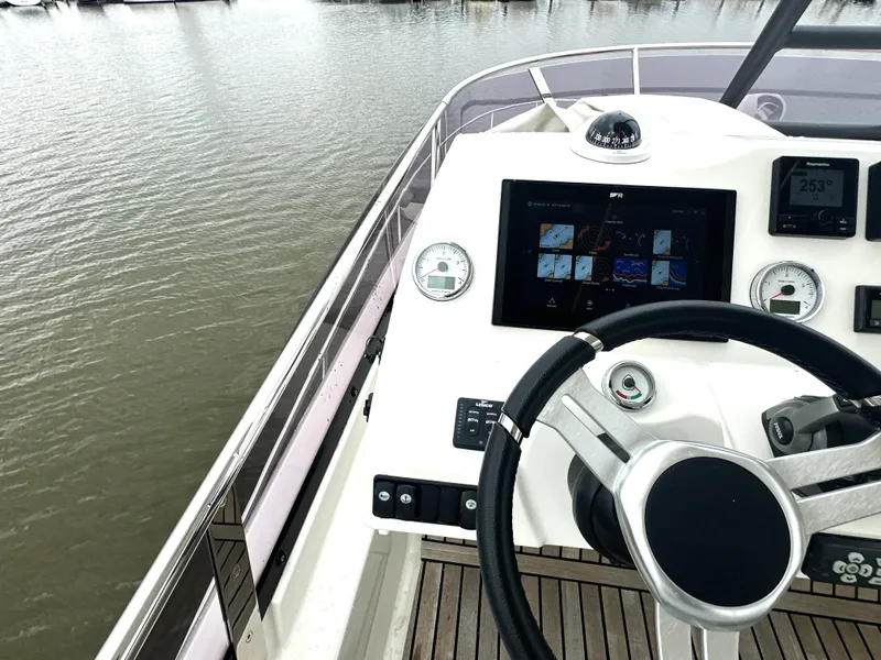 Slide: The Image of 2022 Prestige Yachts 460 Fly - 22