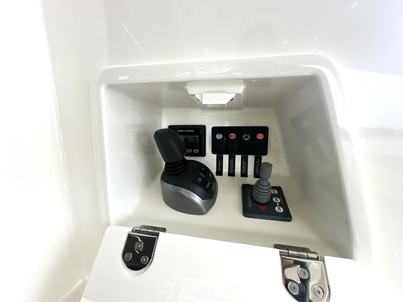 Slide: The Image of 2022 Prestige Yachts 460 Fly - 3