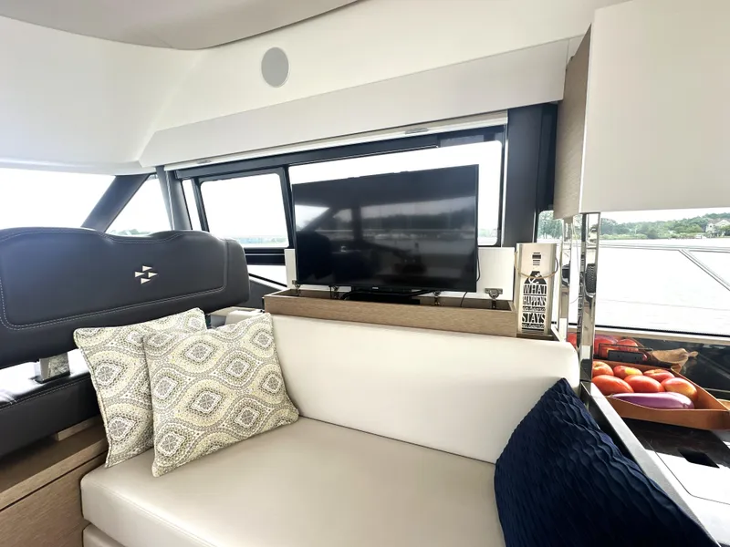 Slide: The Image of 2022 Prestige Yachts 460 Fly - 36