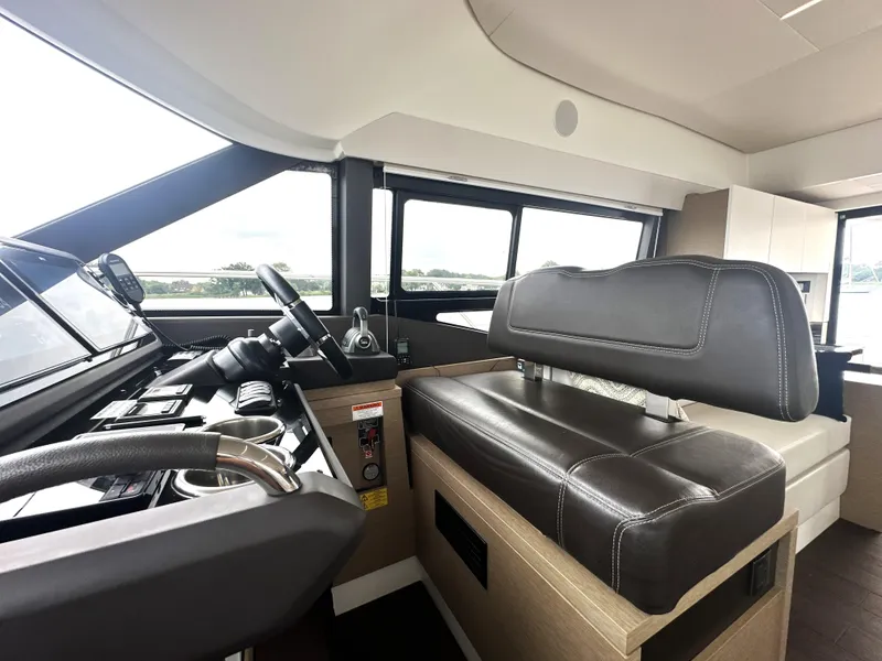 Slide: The Image of 2022 Prestige Yachts 460 Fly - 37