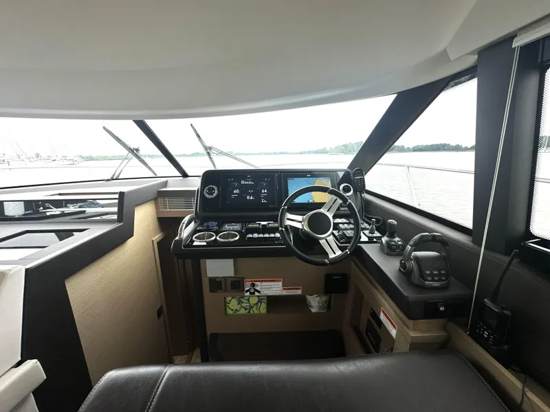 Slide: The Image of 2022 Prestige Yachts 460 Fly - 38