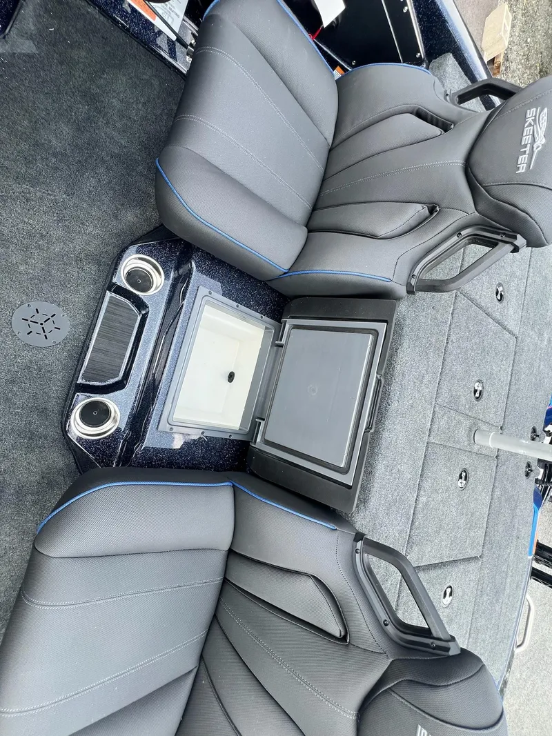 Slide: The Image of Skeeter ZXR 20 2025 - 11