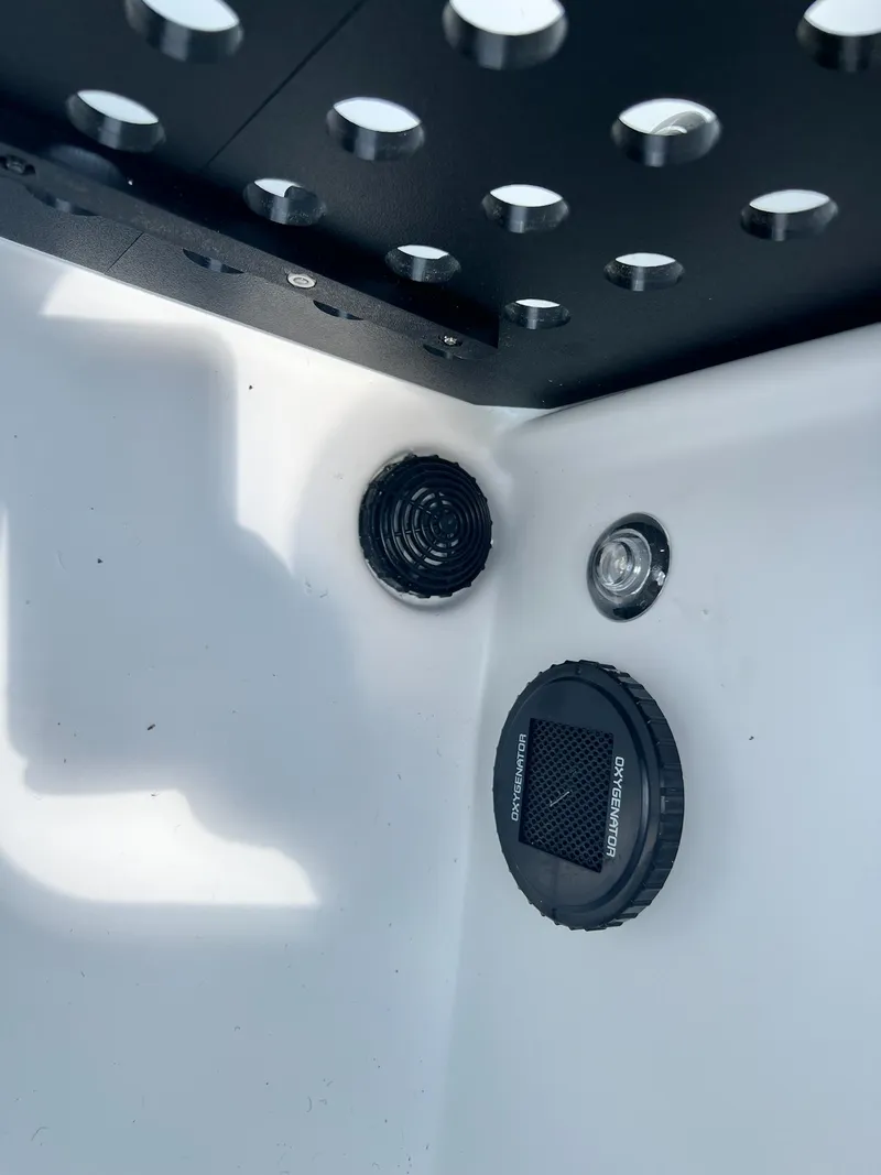 Slide: The Image of Skeeter ZXR 20 2025 - 12