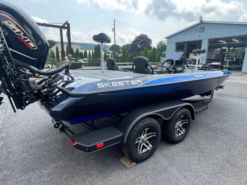 Slide: The Image of Skeeter ZXR 20 2025 - 13