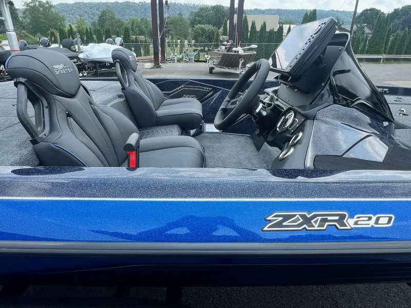 Slide: The Image of Skeeter ZXR 20 2025 - 14