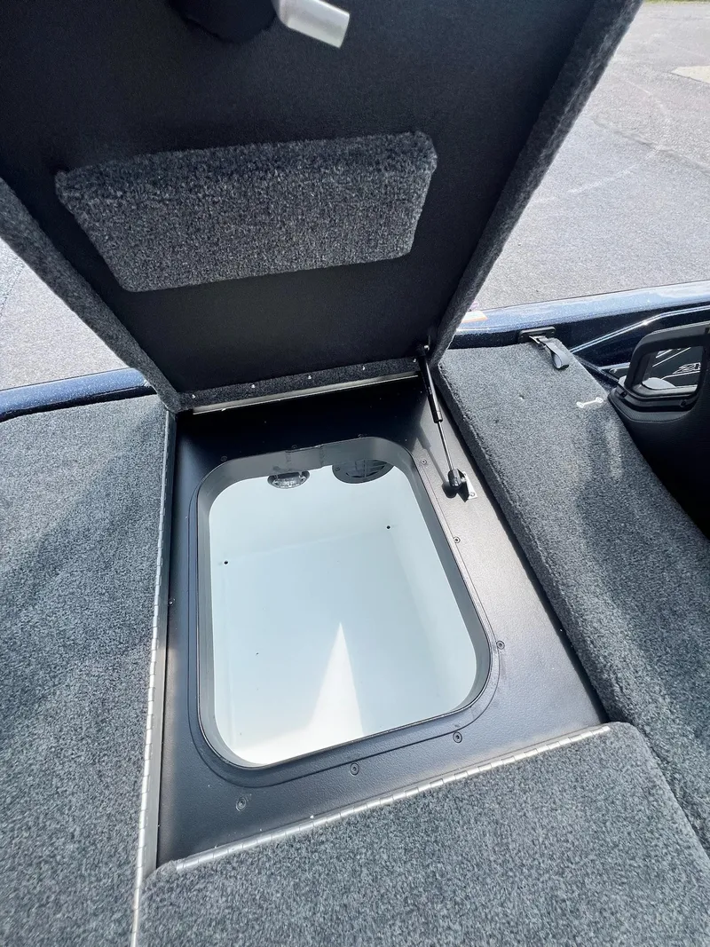 Slide: The Image of Skeeter ZXR 20 2025 - 19