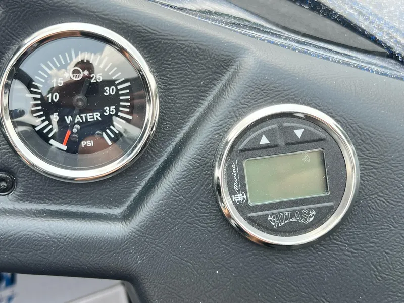 Slide: The Image of Skeeter ZXR 20 2025 - 21