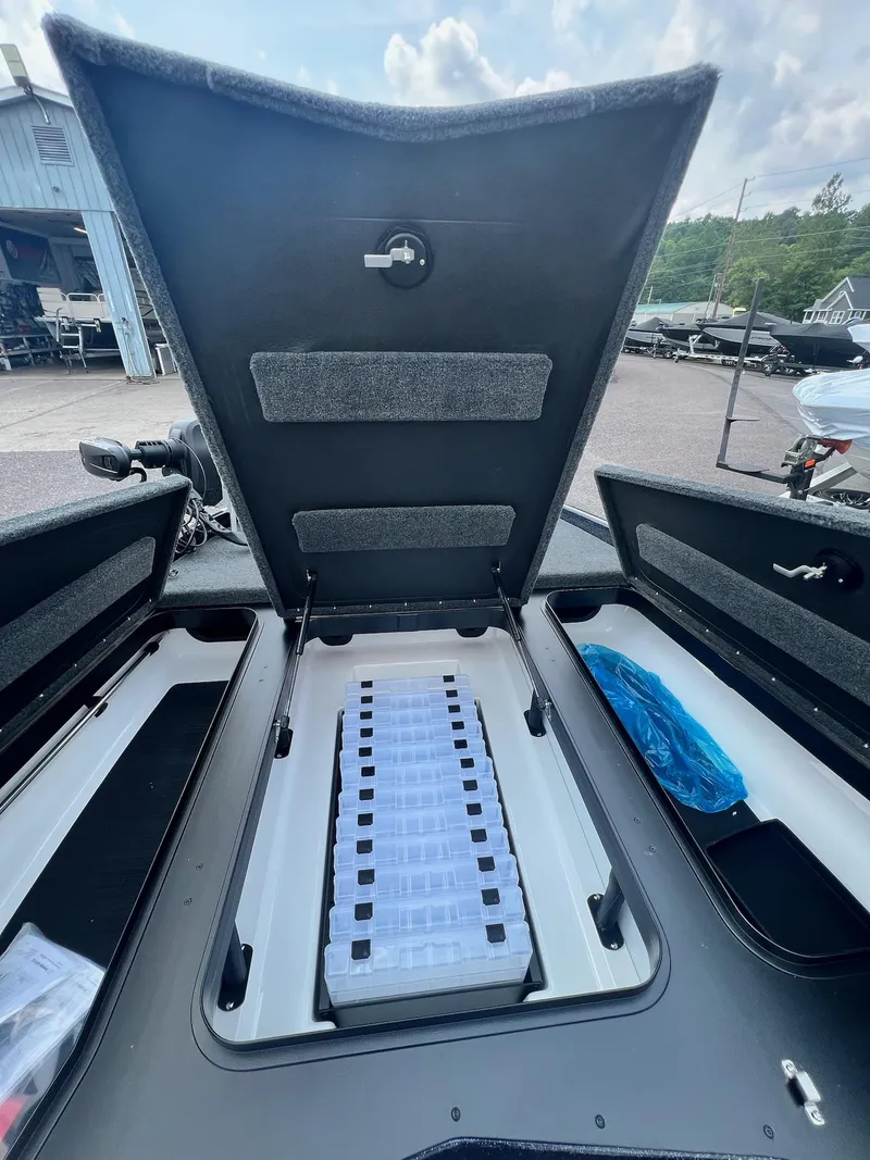 Slide: The Image of Skeeter ZXR 20 2025 - 22