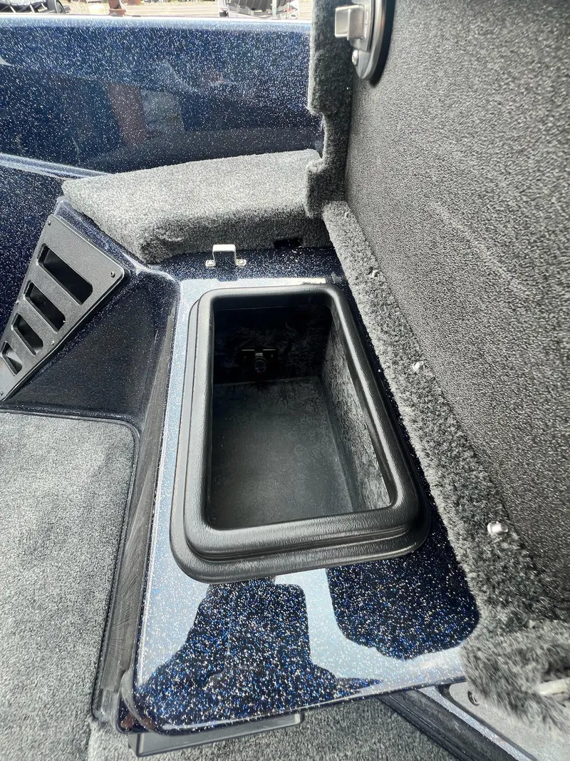 Slide: The Image of Skeeter ZXR 20 2025 - 30