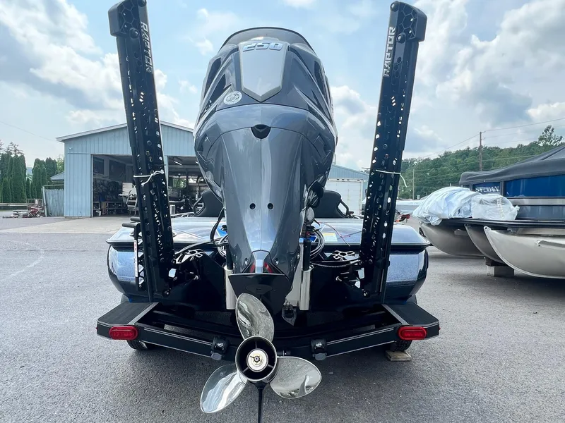 Slide: The Image of Skeeter ZXR 20 2025 - 35