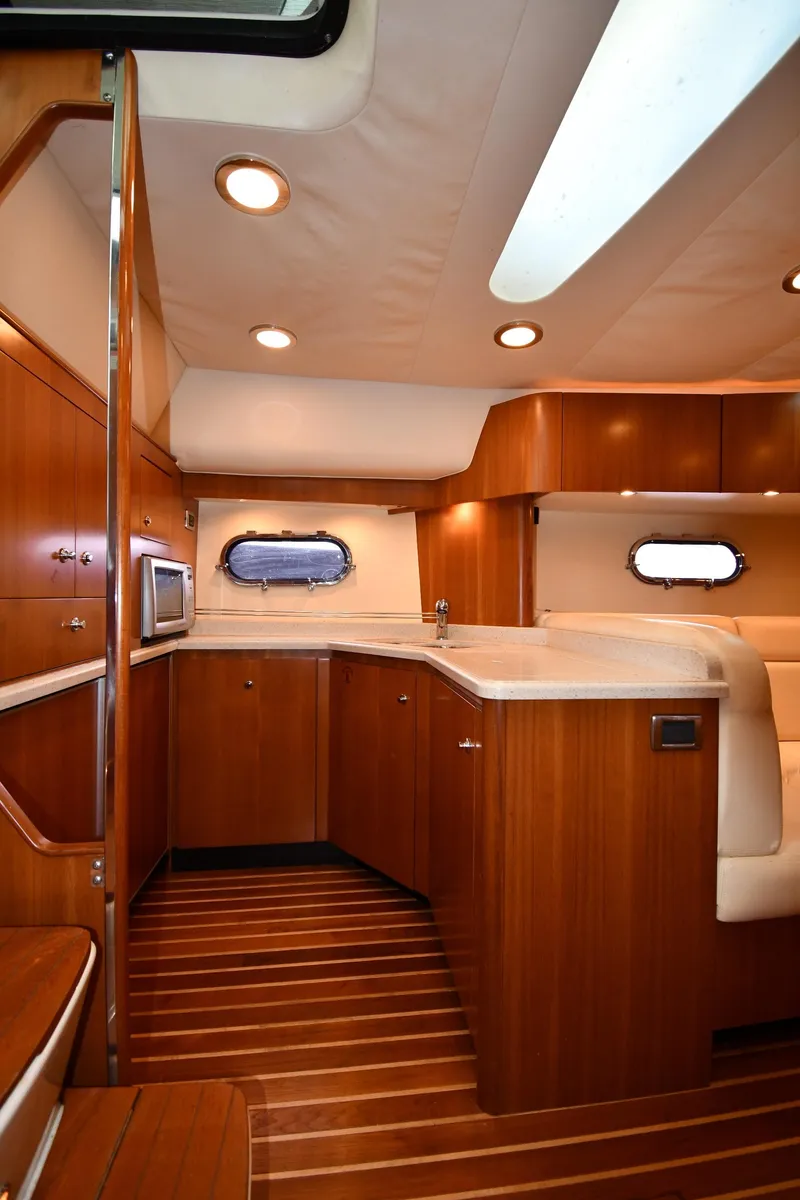 Slide: The Image of Tiara 4700 Sovran 2007 - 50