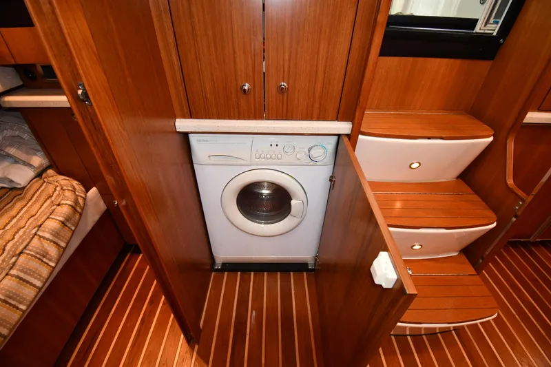 Slide: The Image of Tiara 4700 Sovran 2007 - 61