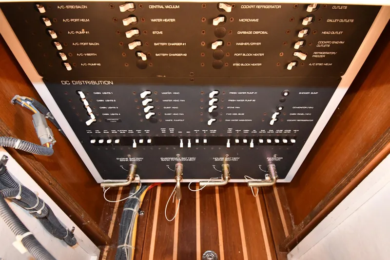 Slide: The Image of Tiara 4700 Sovran 2007 - 66