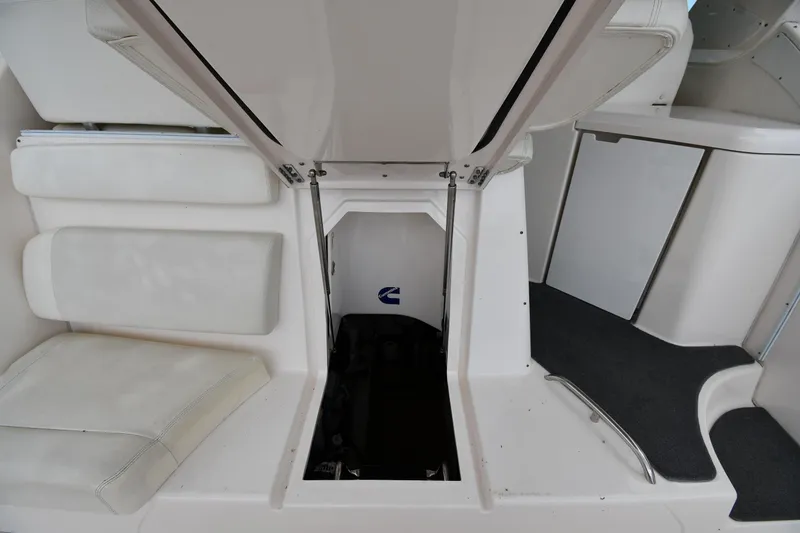 Slide: The Image of Tiara 4700 Sovran 2007 - 68