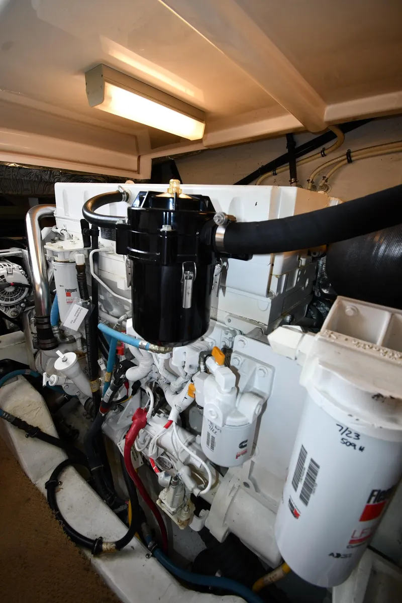 Slide: The Image of Tiara 4700 Sovran 2007 - 70