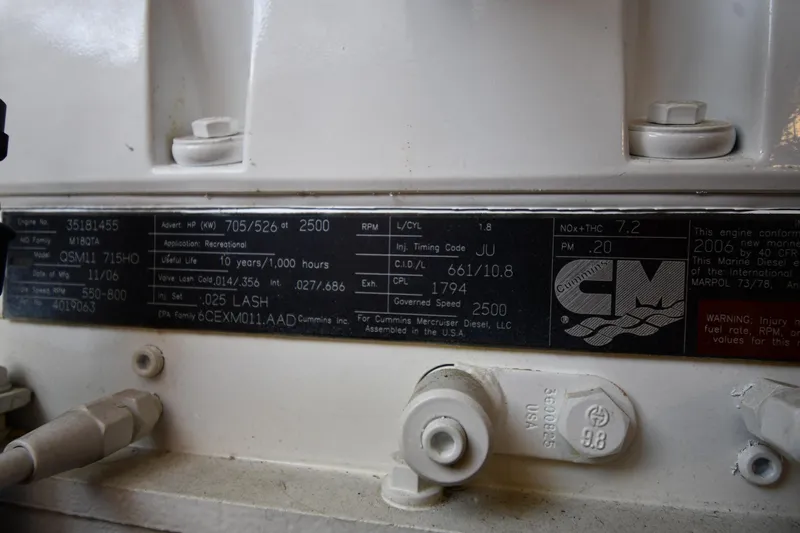 Slide: The Image of Tiara 4700 Sovran 2007 - 76