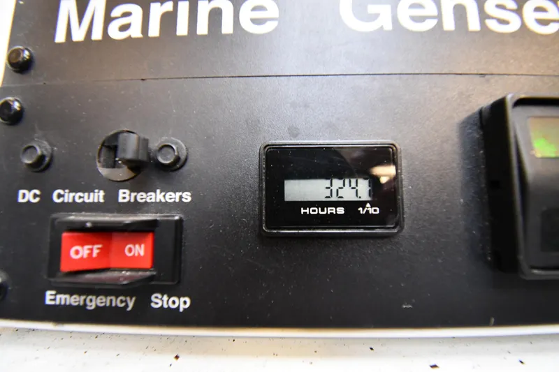 Slide: The Image of Tiara 4700 Sovran 2007 - 82