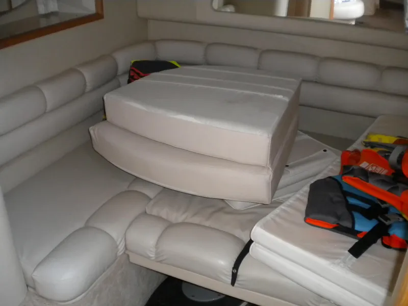 Slide: The Image of Aft Cabin Seating/Berth - 31