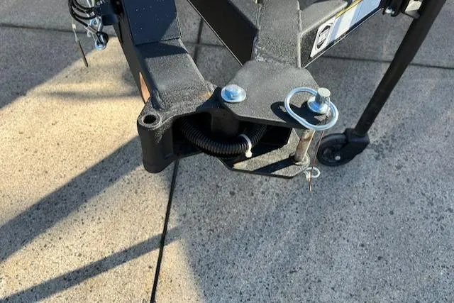 Slide: The Image of 2024 Tahoe T18 trailer hitch on concrete surface. - 10