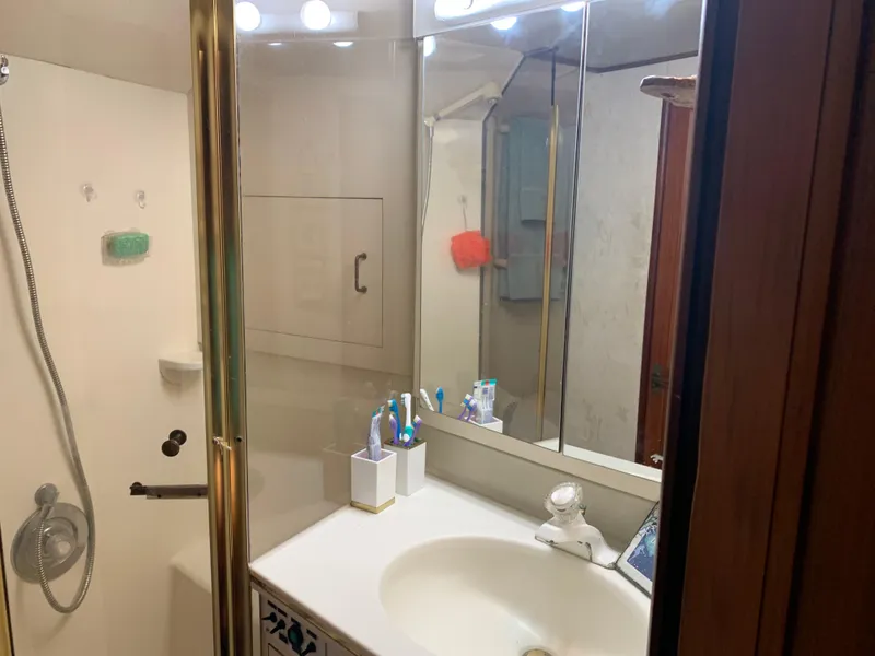 Slide: The Image of Ocean Yachts 42 sportsfish 1995 - 26