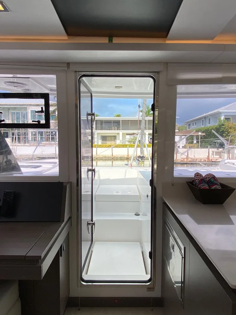 Slide: The Image of Leopard 42 2021 - 32