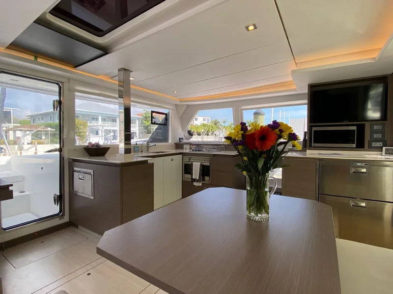 Slide: The Image of Leopard 42 2021 - 33