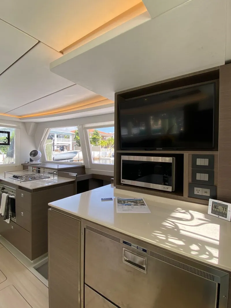 Slide: The Image of Leopard 42 2021 - 36