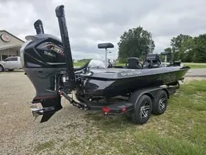 Slide: The Image of 2025 Skeeter ZXR21 bass boat with Yamaha outboard motor. - 22