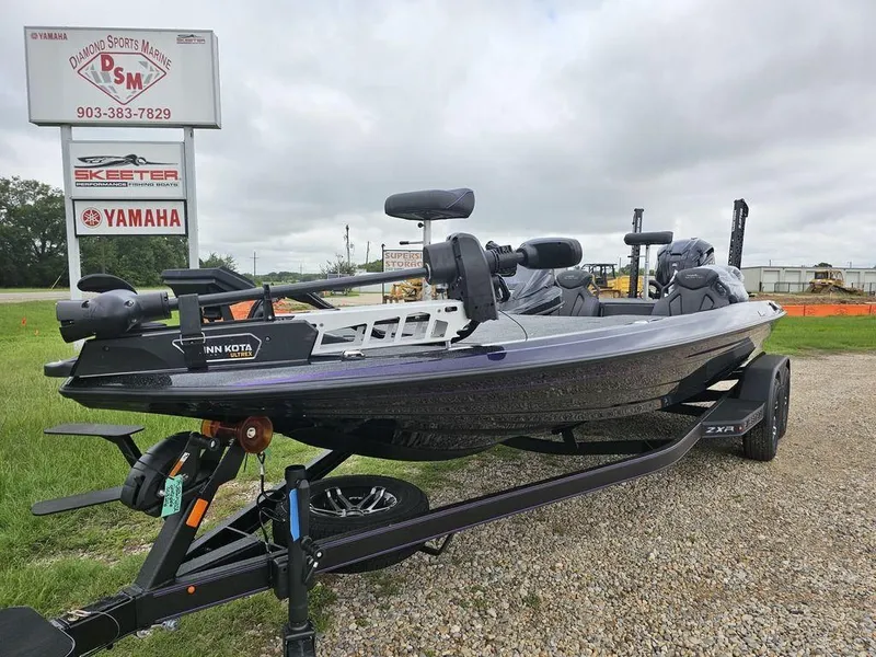 Slide: The Image of 2025 Skeeter ZXR21 bass boat on a trailer at Diamond Sports Marine. - 3