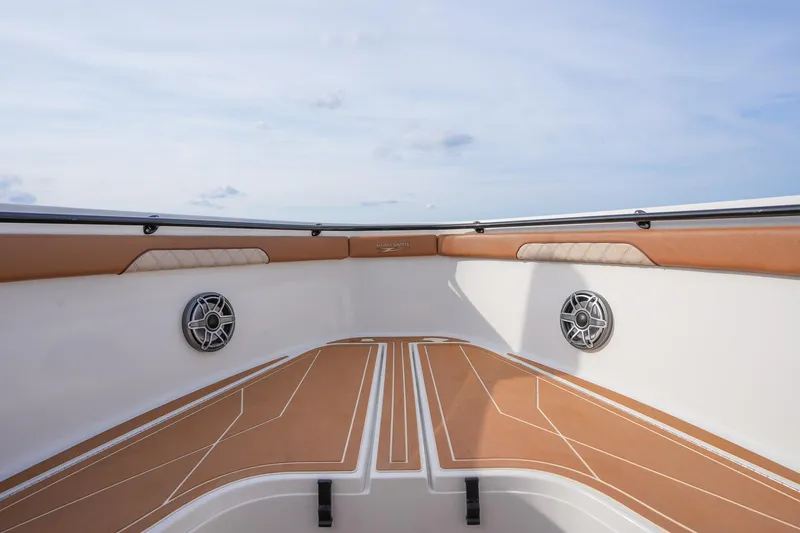 Slide: The Image of 2000 Hydra-Sports 2796 Vector boat interior with tan and white design. - 24