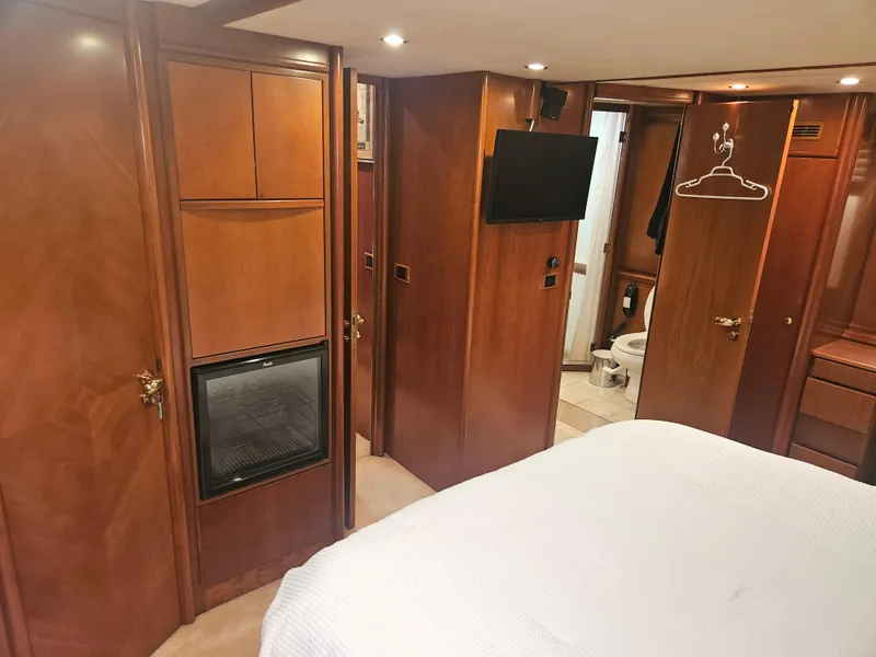 Slide: The Image of Astondoa 72 GLX Extended Platform 1998 - 56