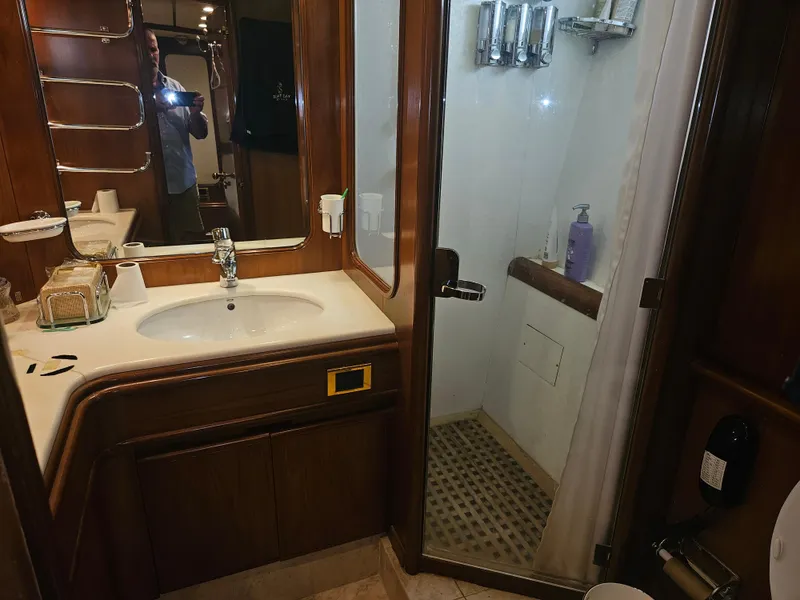 Slide: The Image of Astondoa 72 GLX Extended Platform 1998 - 57