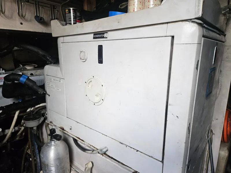 Slide: The Image of Astondoa 72 GLX Extended Platform 1998 - 66