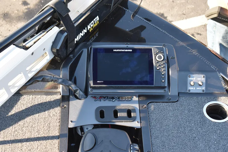 Slide: The Image of 2023 Vexus AVX1980C boat console with Humminbird fish finder and Minn Kota trolling motor. - 6