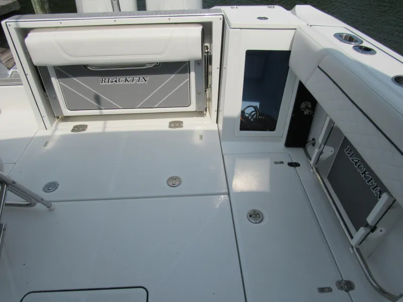 Slide: The Image of Blackfin 272 DC 2022 - 12