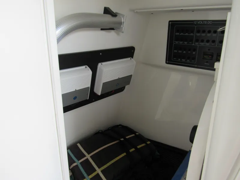 Slide: The Image of Blackfin 272 DC 2022 - 23