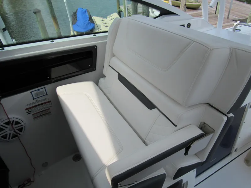 Slide: The Image of Blackfin 272 DC 2022 - 25