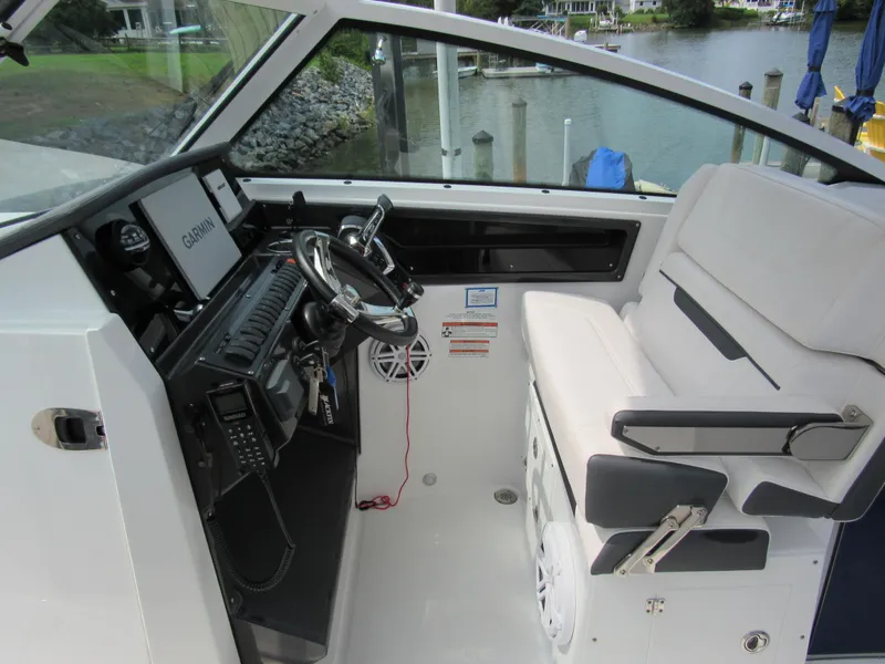 Slide: The Image of Blackfin 272 DC 2022 - 34