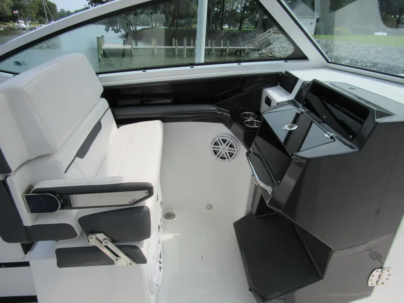 Slide: The Image of Blackfin 272 DC 2022 - 35