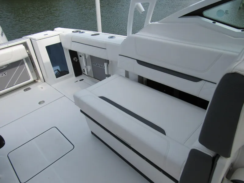 Slide: The Image of Blackfin 272 DC 2022 - 36