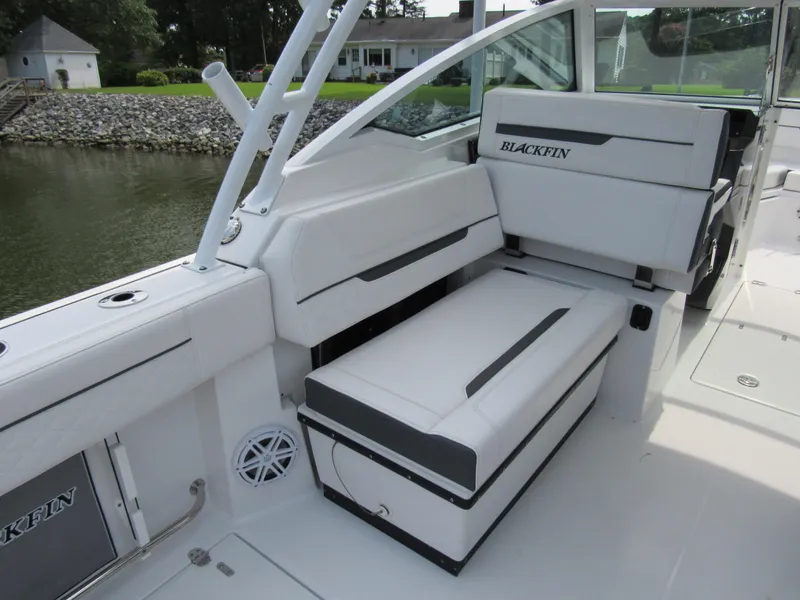 Slide: The Image of Blackfin 272 DC 2022 - 37