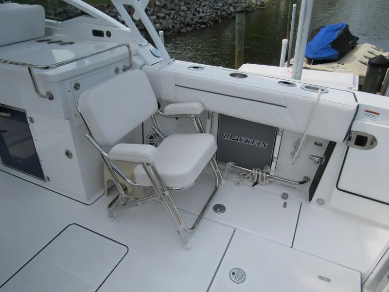 Slide: The Image of Blackfin 272 DC 2022 - 39