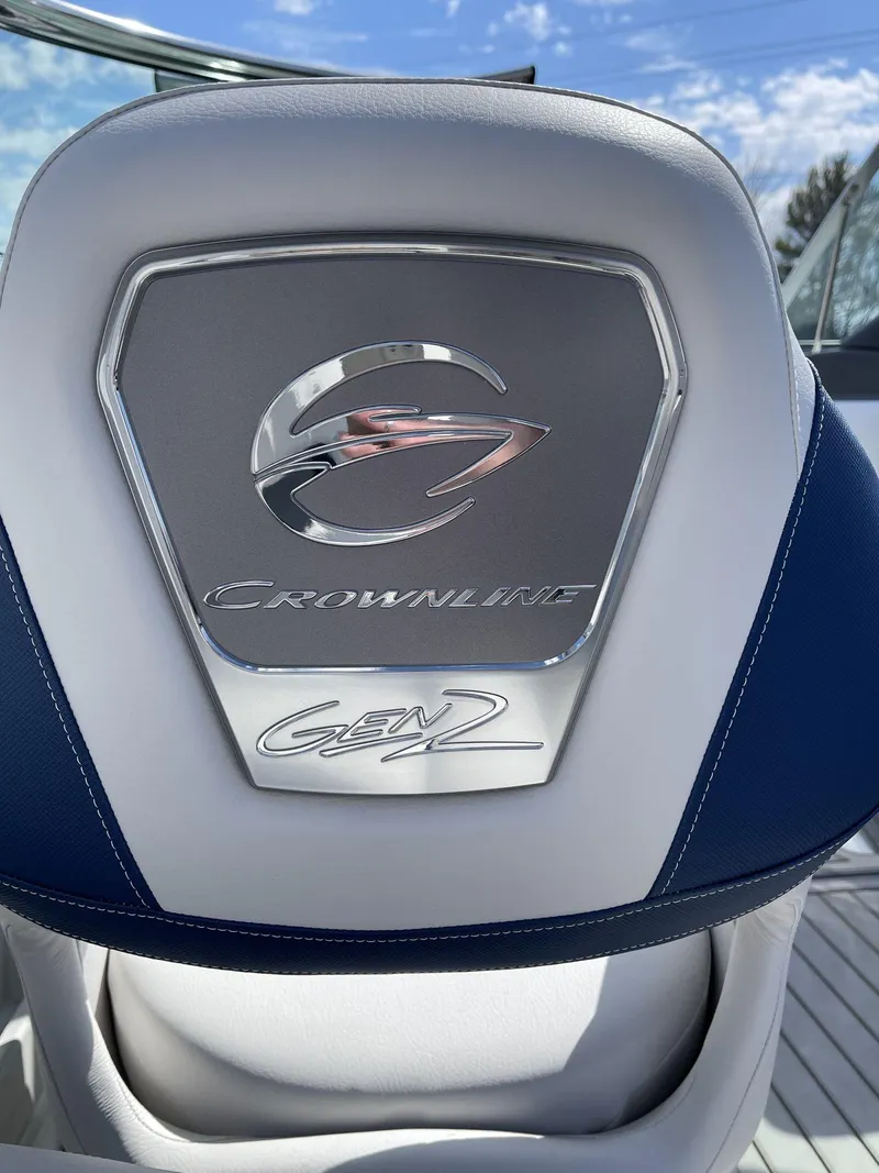 Slide: The Image of Crownline Boats 260SS 2024 - 11