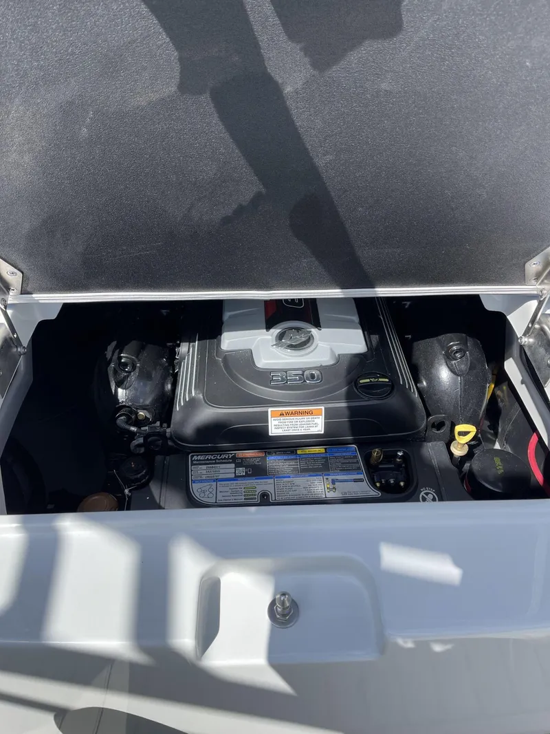 Slide: The Image of Crownline Boats 260SS 2024 - 13