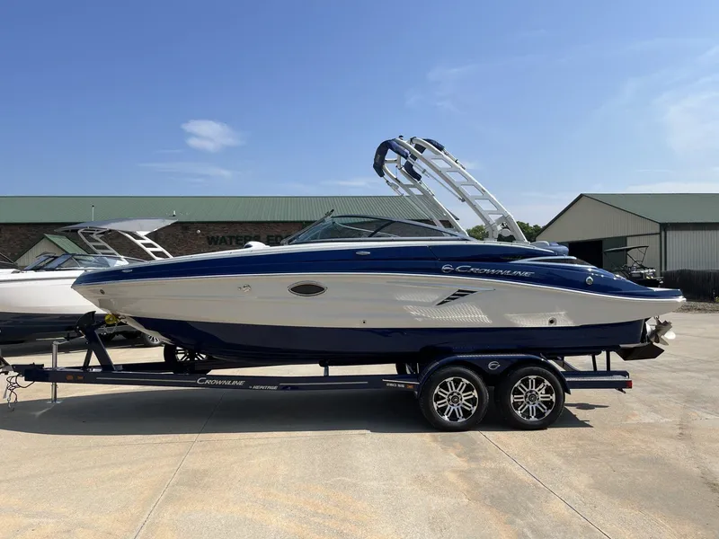 Slide: The Image of Crownline Boats 260SS 2024 - 2
