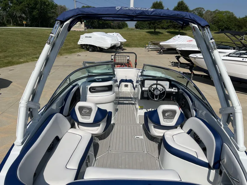 Slide: The Image of Crownline Boats 260SS 2024 - 5