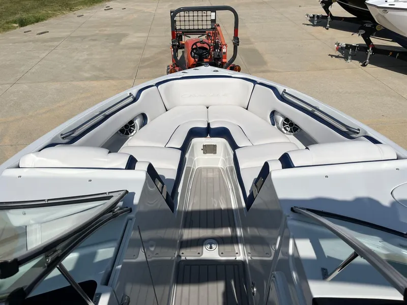 Slide: The Image of Crownline Boats 260SS 2024 - 9