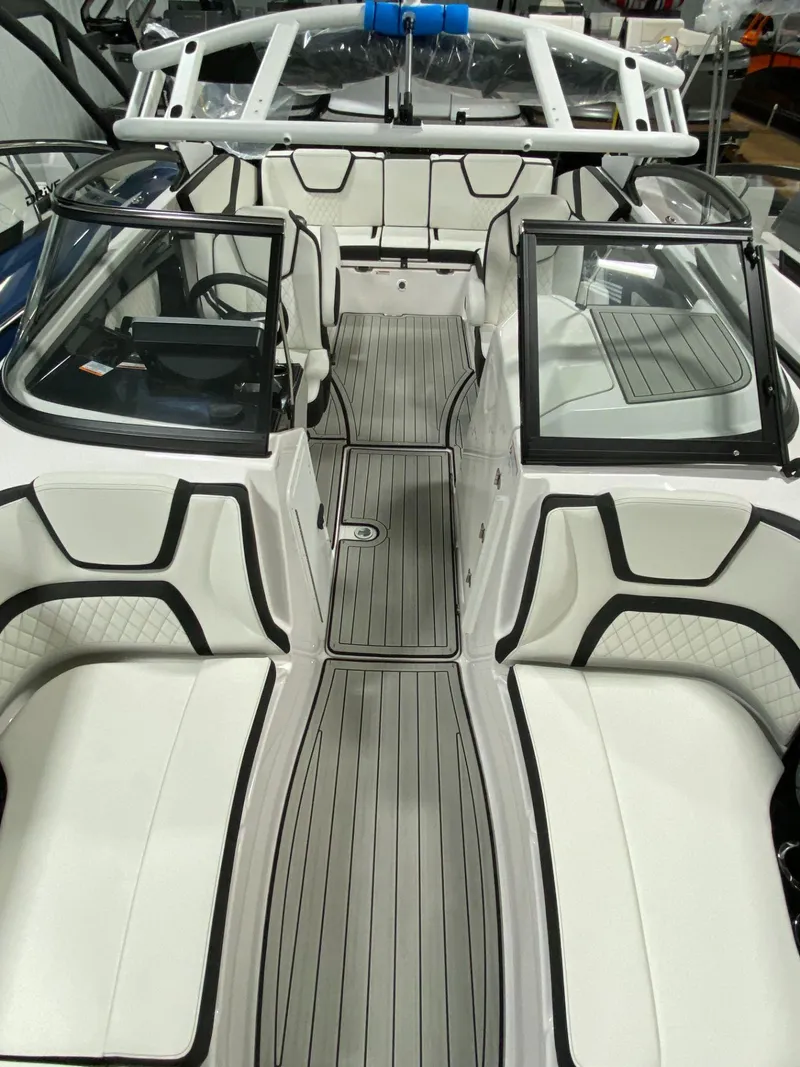 Slide: The Image of 2024 Yamaha Boats 252S interior with sleek seating and modern design. - 4
