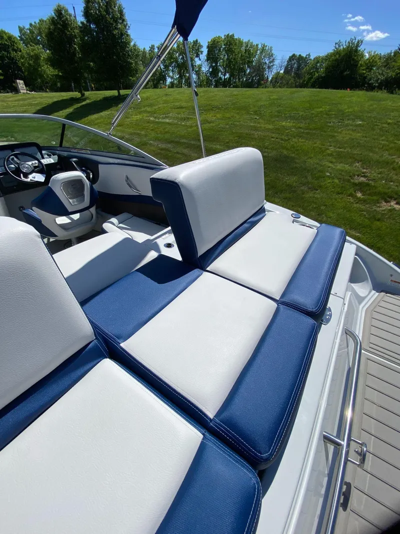 Slide: The Image of Crownline Boats 220SS 2024 - 12