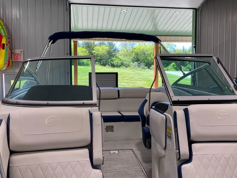 Slide: The Image of Crownline Boats 220SS 2024 - 14